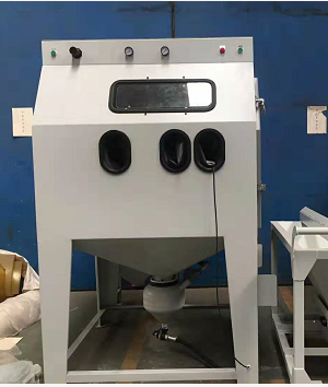 無(wú)錫迪砂非標(biāo)定制三工位推車轉(zhuǎn)盤加壓式噴砂機(jī)！省時(shí)省力!操作簡(jiǎn)單